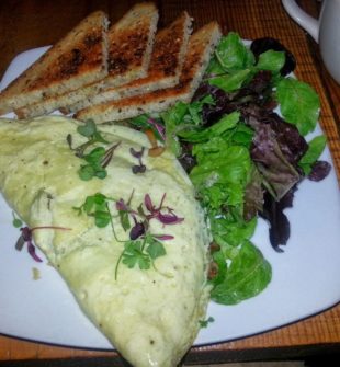 Brunch har i de seneste år vundet stor popularitet som en fusion af morgenmad og frokost